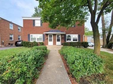 Main picture of 611 Waukegan Rd