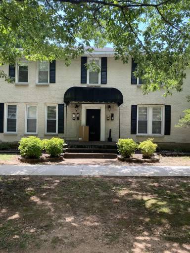 Main picture of 522 E Mobile St