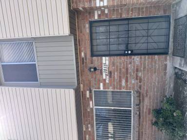 Main picture of 1011 N Bedford Dr