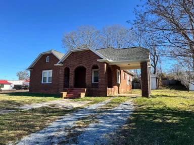 Main picture of 214 N Piedmont Ave