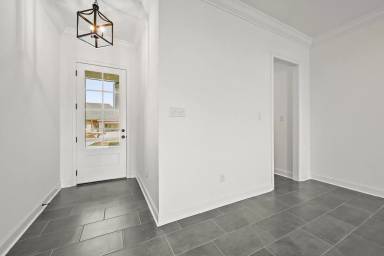Main picture of 38405 Parliament Dr