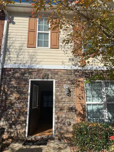 Main picture of 1882 Grove Way