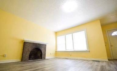 Main picture of 5526 N Delaware Ave