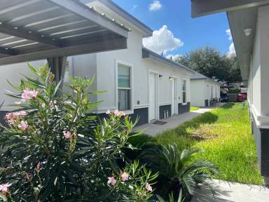 Main picture of 422 W Chavez St