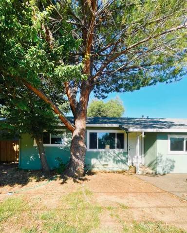 Main picture of 2742 Helen St