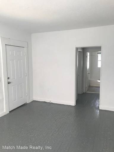Main picture of 601 E 60th St