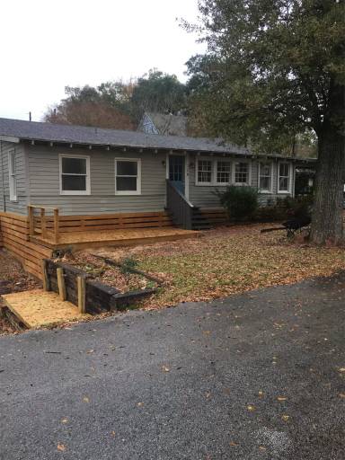 Main picture of 104 Lepont St