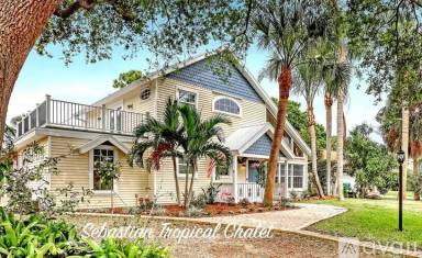 Main picture of 130 Hinchman Ave