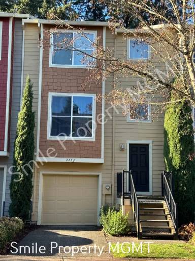 Main picture of 2253 NE Sheffield Ave