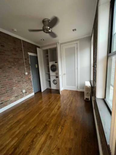 Main picture of 432 E 13th St
