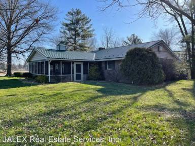 Main picture of 735 E King St