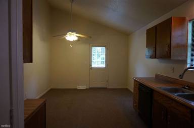 Main picture of 4216 NE 46th St