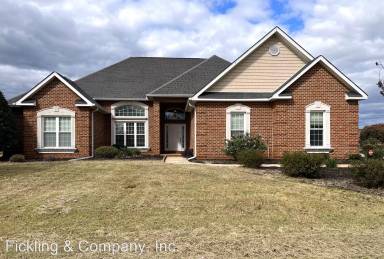 Main picture of 103 Flora Cir