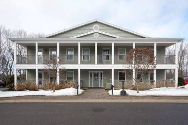 Main picture of 25 Chicopee Ln