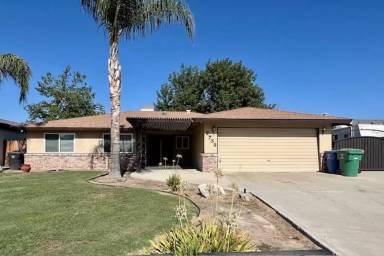 Main picture of 2732 Stagecoach St