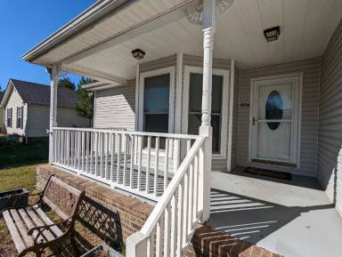 Main picture of 1634 Lillian Cir