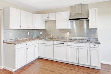 Main picture of 98 Beachway Ave
