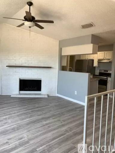 Main picture of 2500 E Park Blvd
