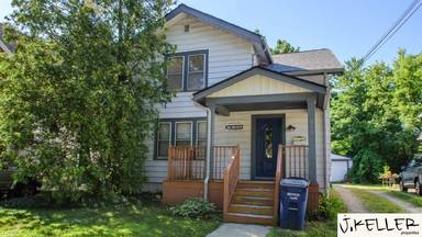 Main picture of 810 Dewey Ave