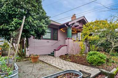 Main picture of 7711 16th Ave NW