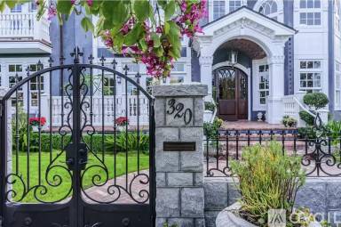 Main picture of 320 1st St