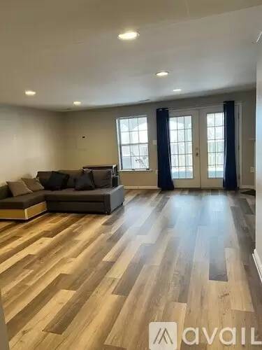 Main picture of 819 Ferndale Ter NE