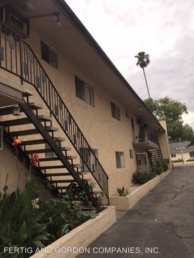 Main picture of 882 N Los Robles Ave