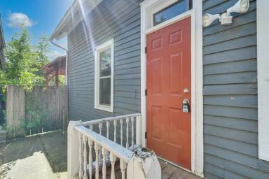 Main picture of 1795 W 44th St