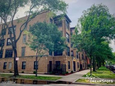 Main picture of 4209 S Michigan Ave
