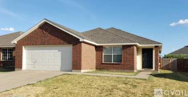 Main picture of 2136 Benning Way