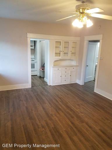 Main picture of 1104 W Willow Ave