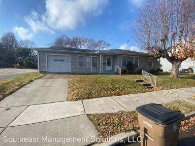 Main picture of 203 S Benton St