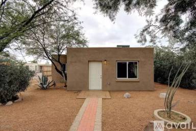 Main picture of 2905 N Mountain Ave