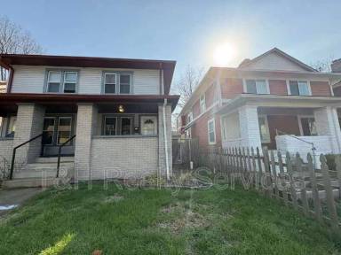 Main picture of 2925 N Delaware St