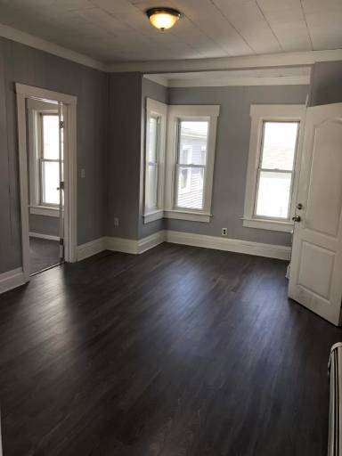 Main picture of 111 Tecumseh Street - 3