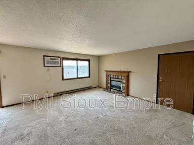 Main picture of 1101 E 9th St