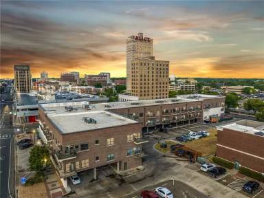 Main picture of 330 Austin Ave