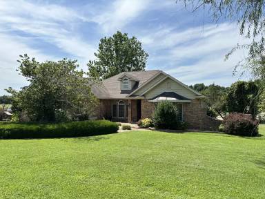 Main picture of 599 S Main St