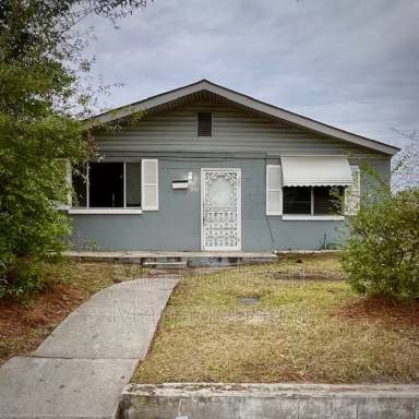 Main picture of 901 Carter St