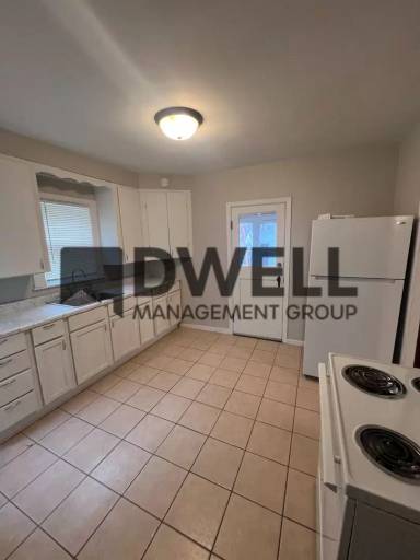 Main picture of 1005 1st Ave SW