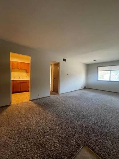 Main picture of 8002 Blondo St