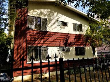 Main picture of 838 N Hayworth Ave