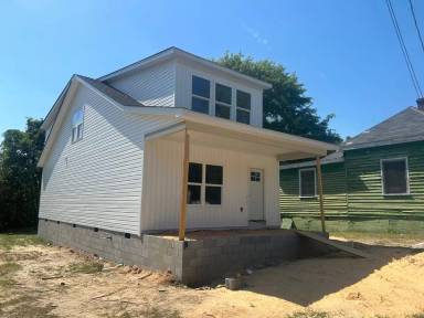 Main picture of 1111 Treet St