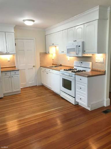 Main picture of 11 Bemis Rd