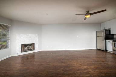 Main picture of 5763 Riley St