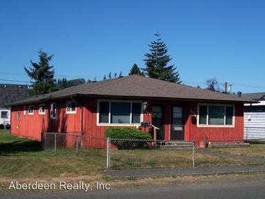 Main picture of 2304 Bay Ave