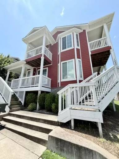 Main picture of 1049 N Leverett Ave
