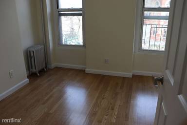 Main picture of 17 Greenwich Ave