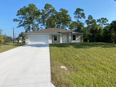 Main picture of 5005 W Tradewinds Cir