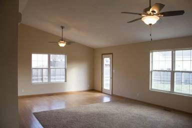 Main picture of 1515 W Candlewick Ln